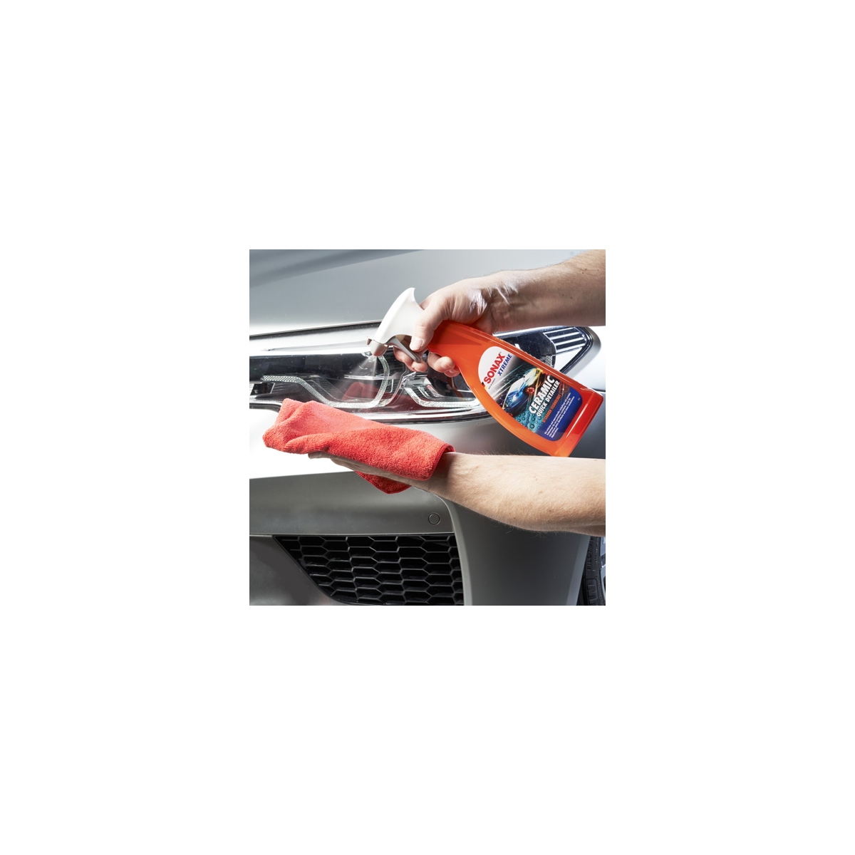 SONAX 02684000 XTREME Ceramic Quickdetailer 750ml + SONAX Coating Towel